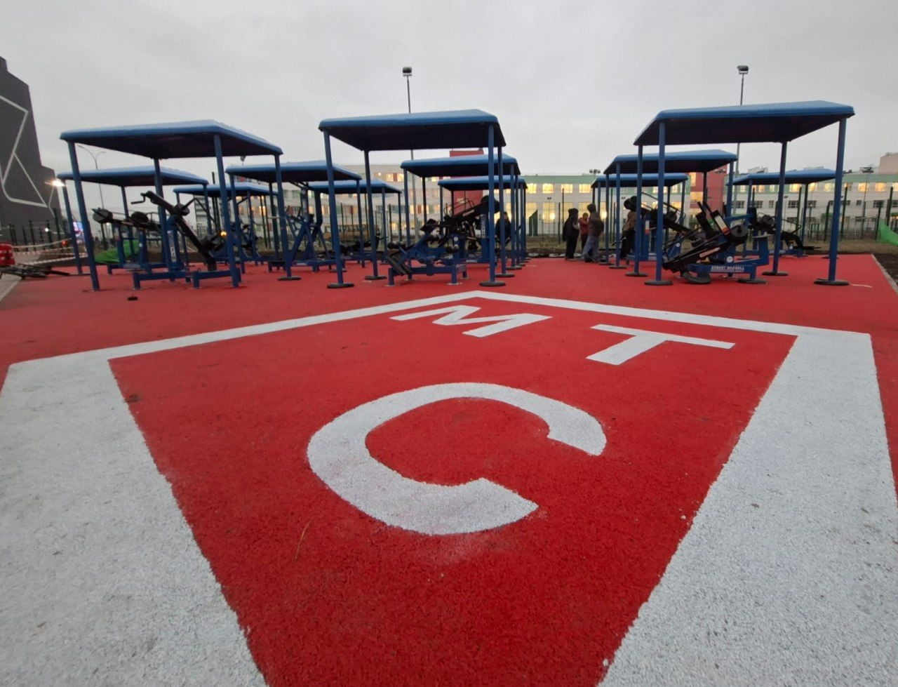 Спортивная площадка