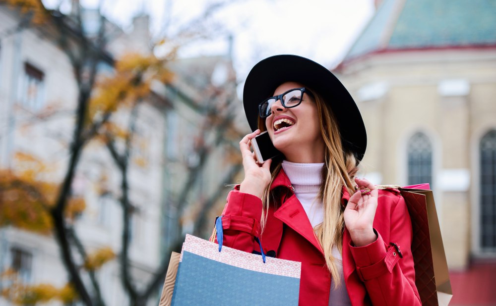 Женищина с покупками