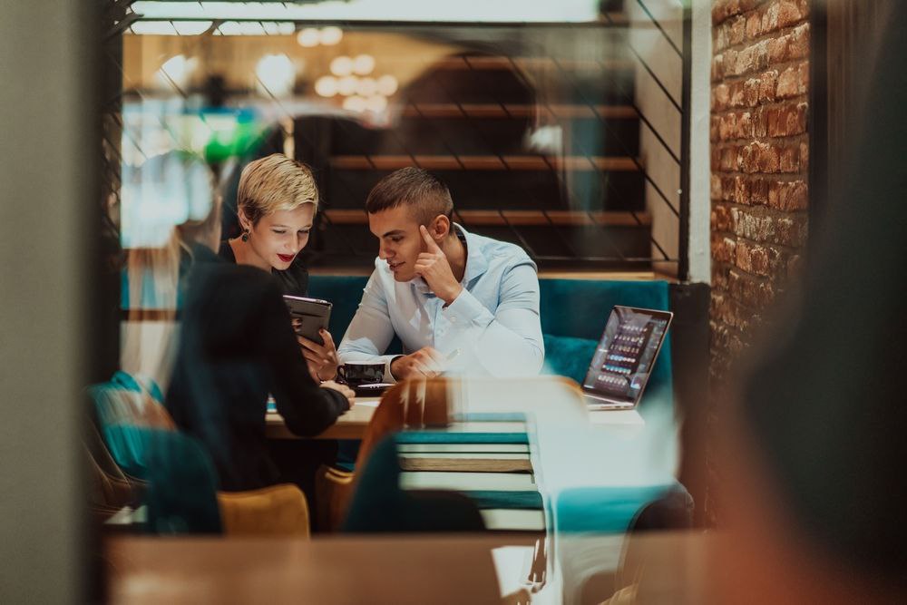 Пара бизнесменов